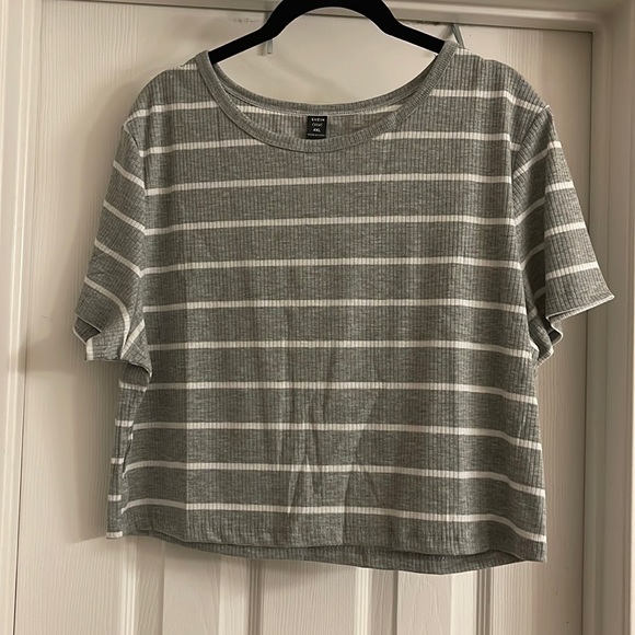 NWOT Shein Curve Ribbed Short Sleeve Crop Top - Picture 1 of 3